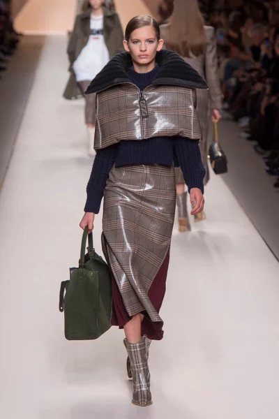 Look 2